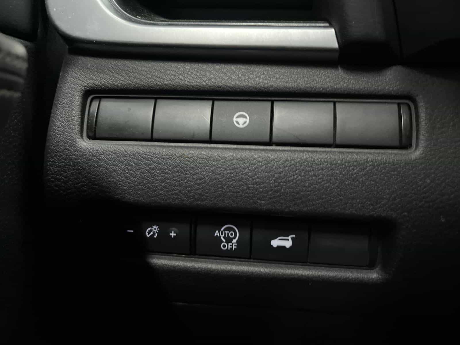 2023 Nissan Rogue SV - Image 13