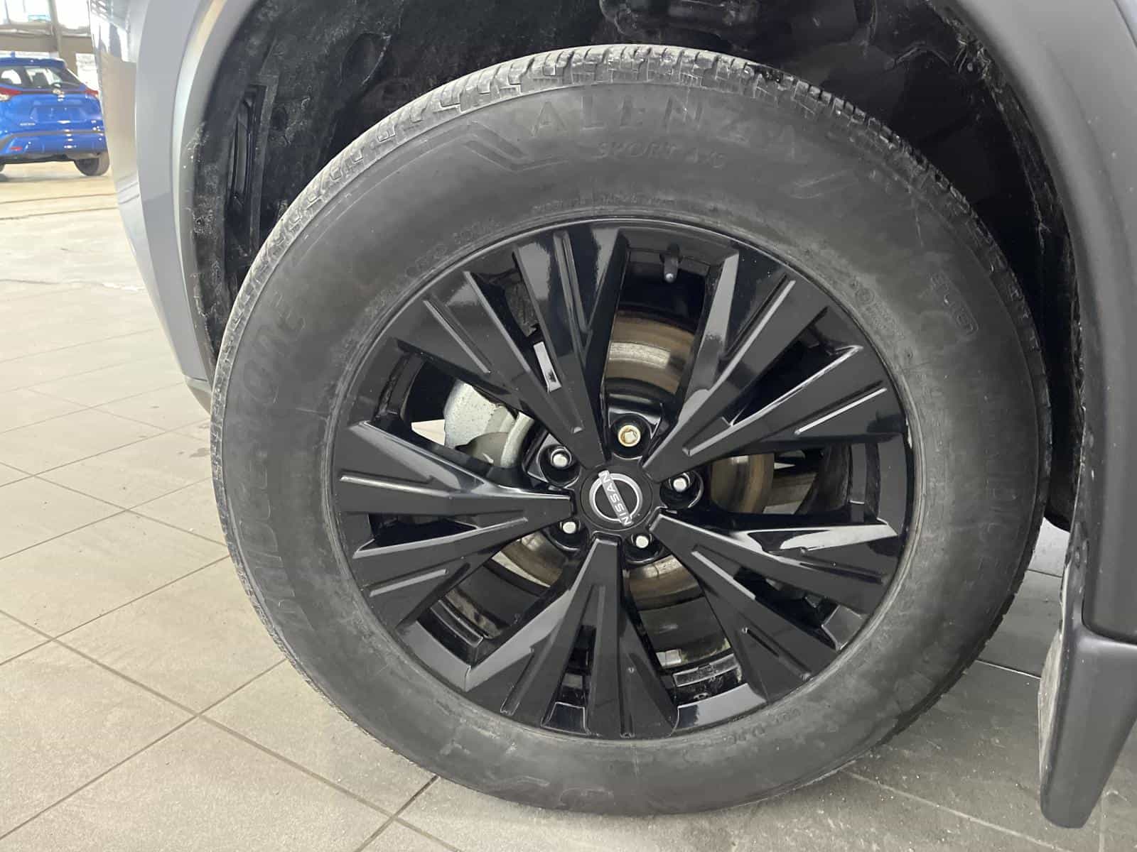 2023 Nissan Rogue SV - Image 22