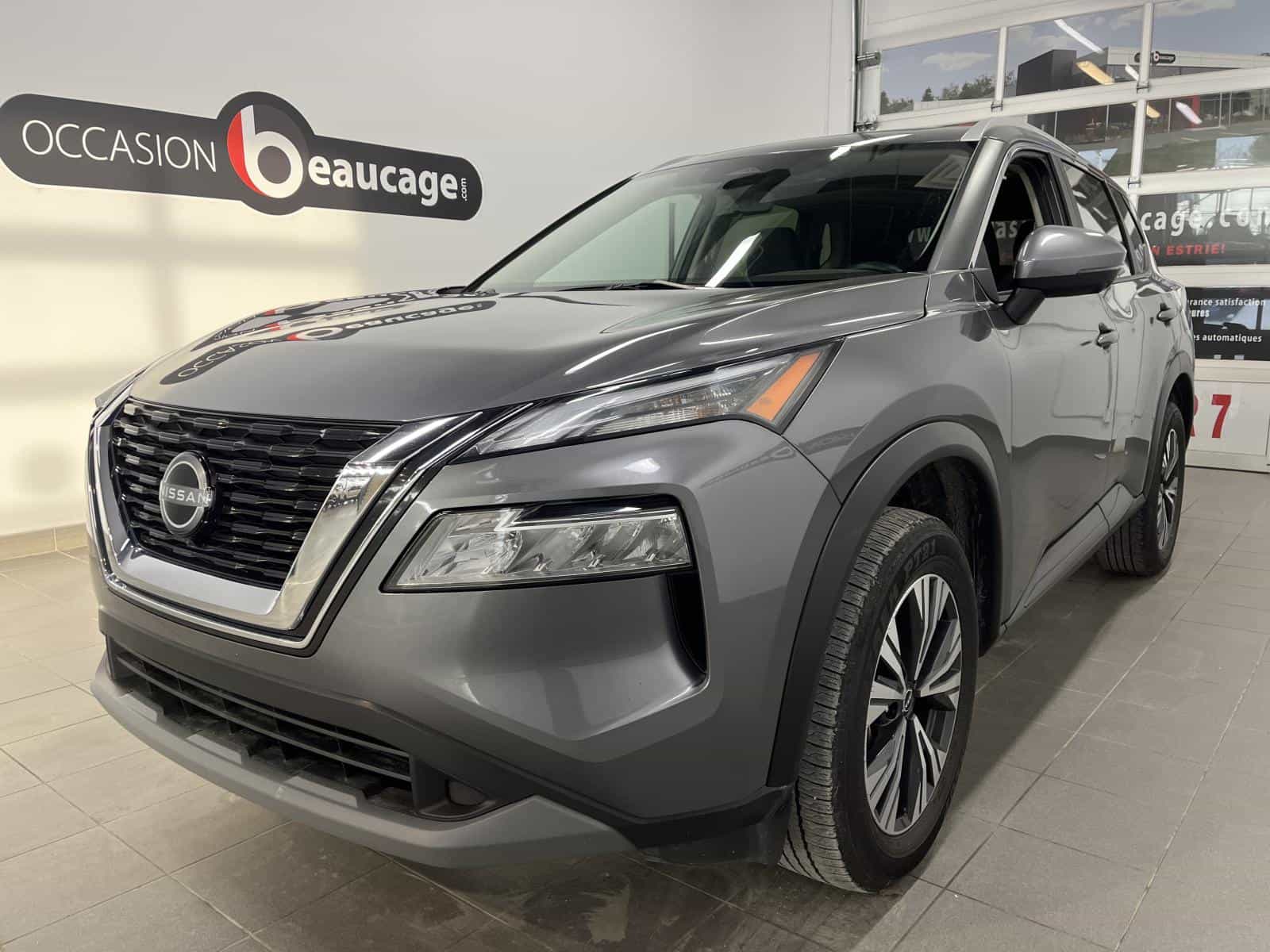 2023 Nissan Rogue SV Moonroof - Image 1