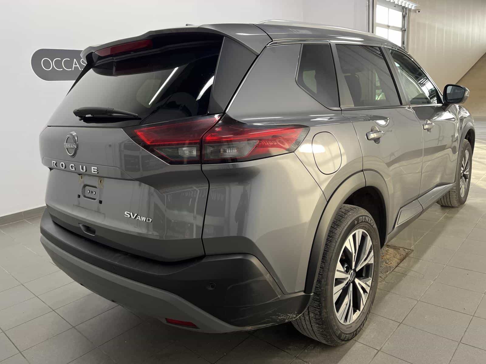 2023 Nissan Rogue SV Moonroof - Image 5