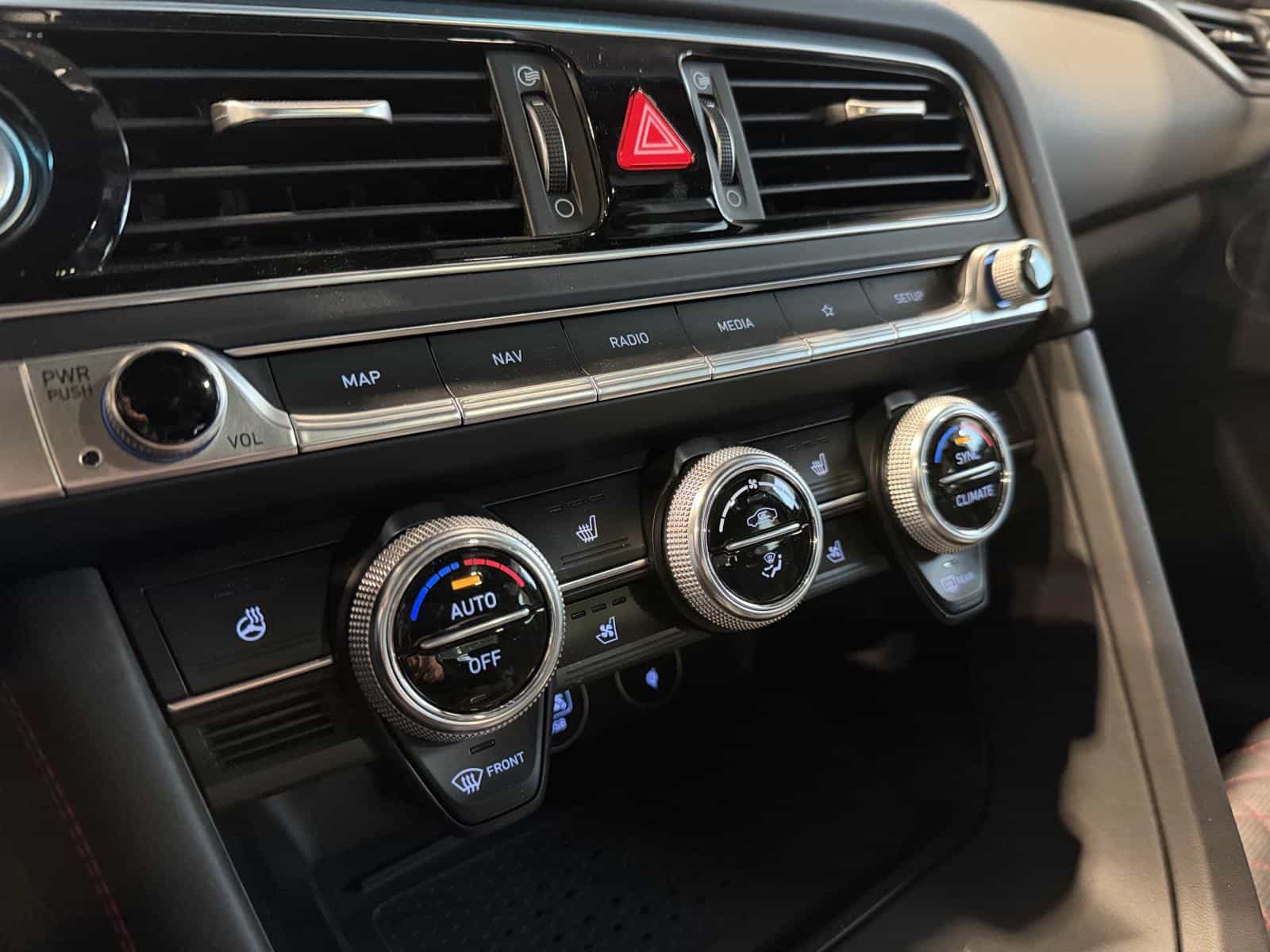 2023 Genesis G70 Sport 3.3T - Image 20