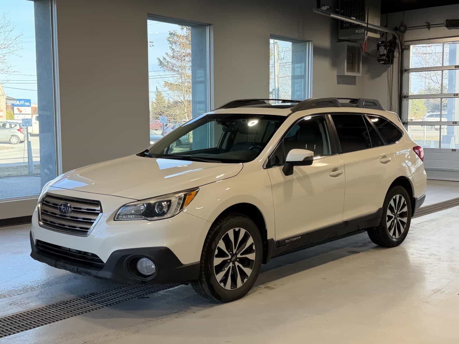2016 Subaru Outback 3.6R Limited w/Tech - Image 1