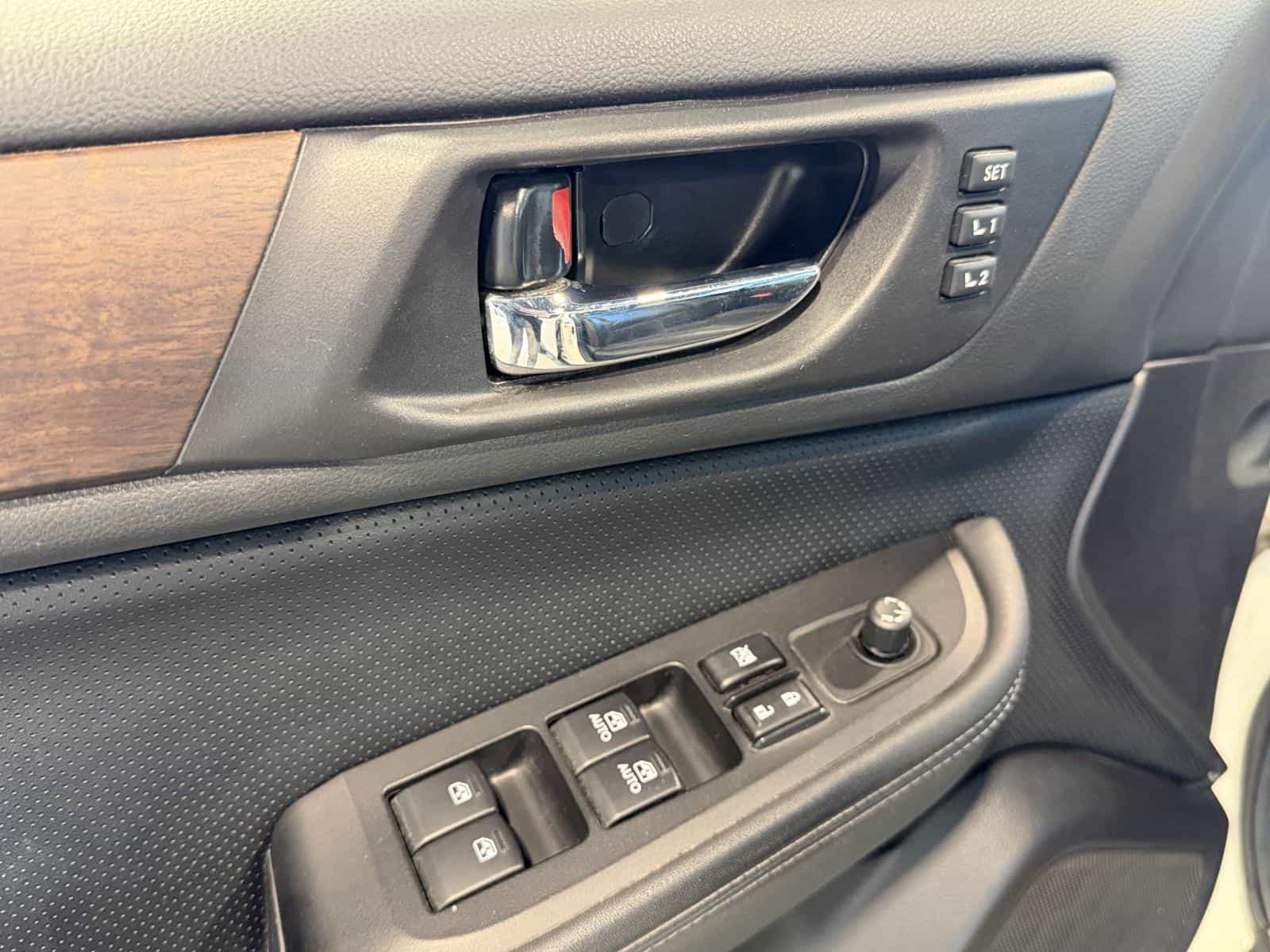 2016 Subaru Outback 3.6R Limited w/Tech - Image 10