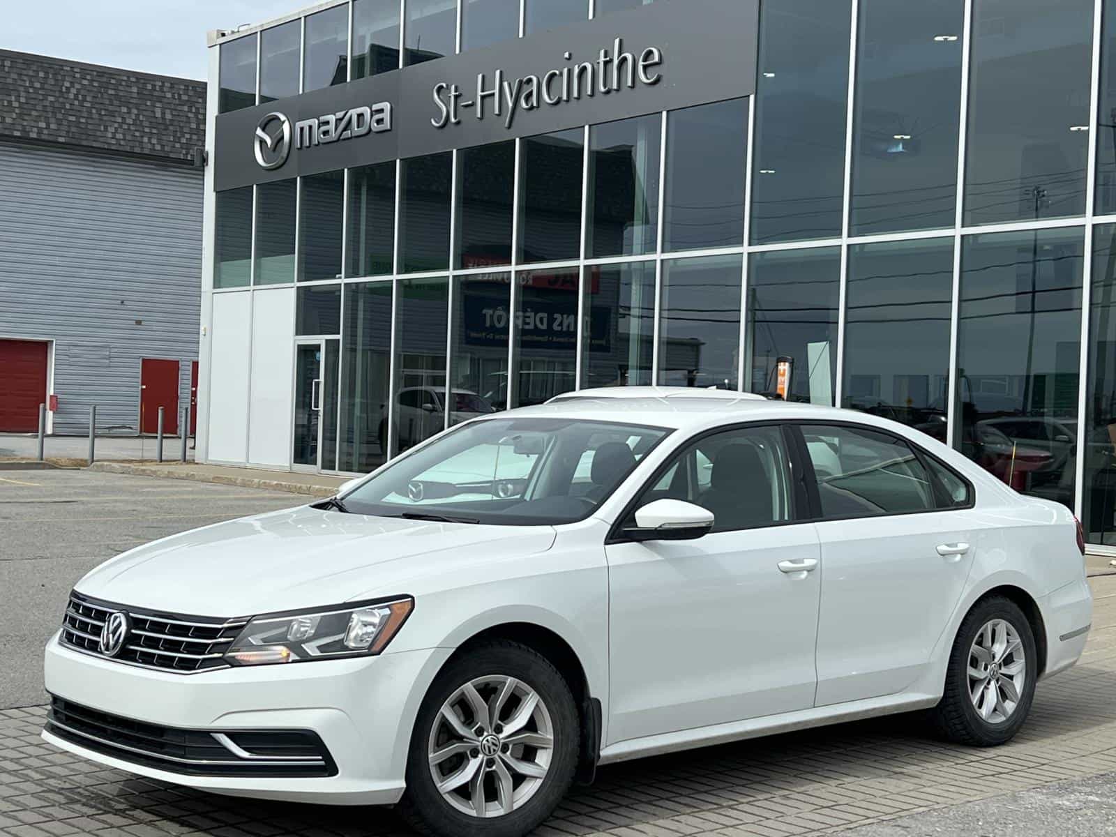 2018 Volkswagen Passat Trendline + - Image 1