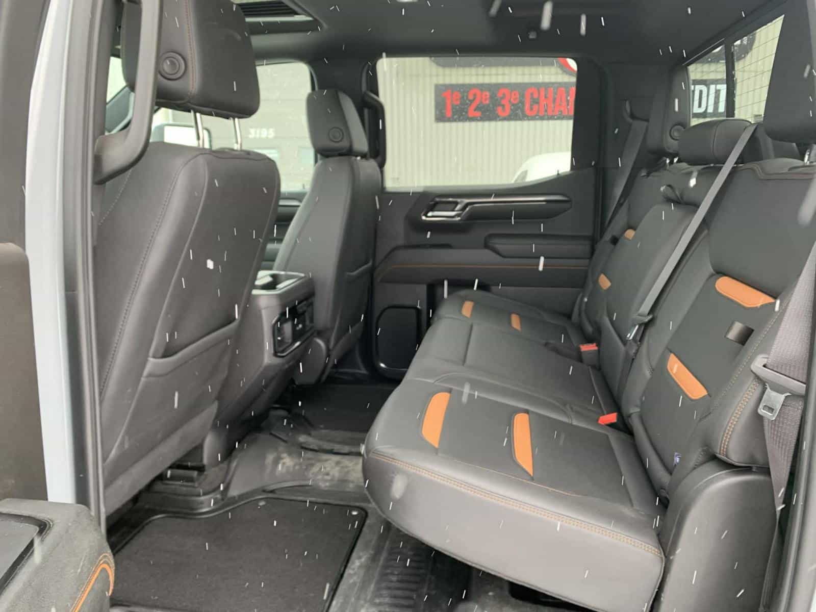 2024 GMC Sierra 1500 AT4 - Image 9