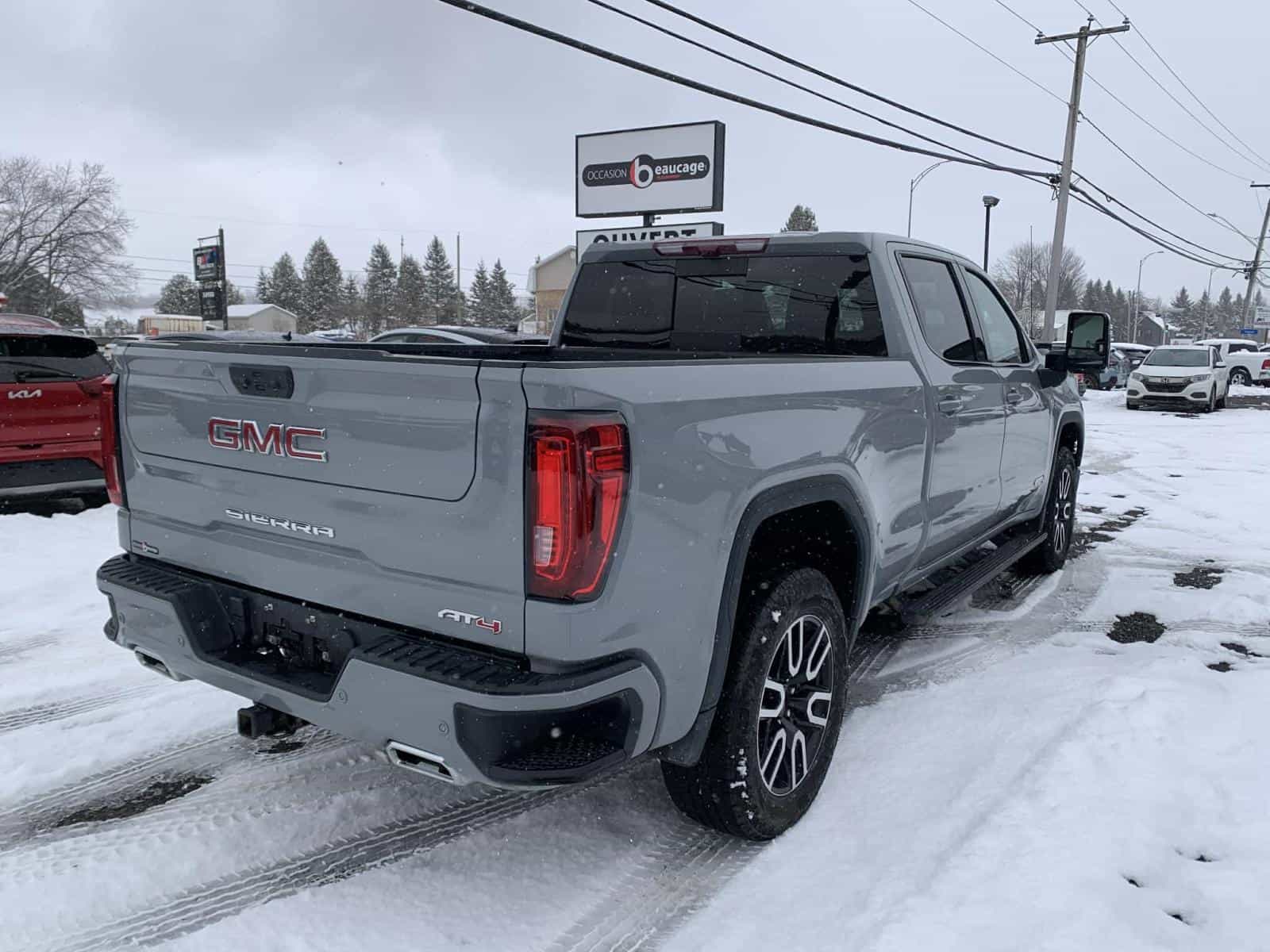2024 GMC Sierra 1500 AT4 - Image 4
