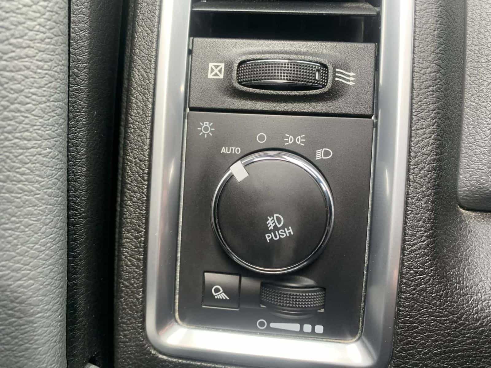 2019 RAM 1500 Classic SLT - Image 22