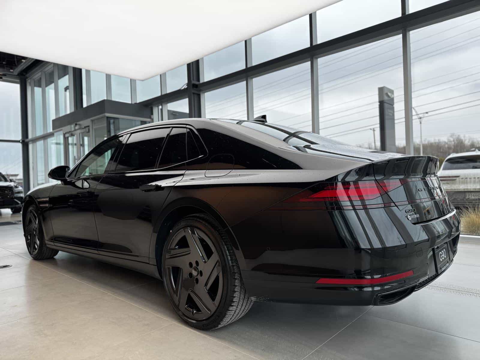 2026 Genesis G90 e-SC Prestige Black - Image 6