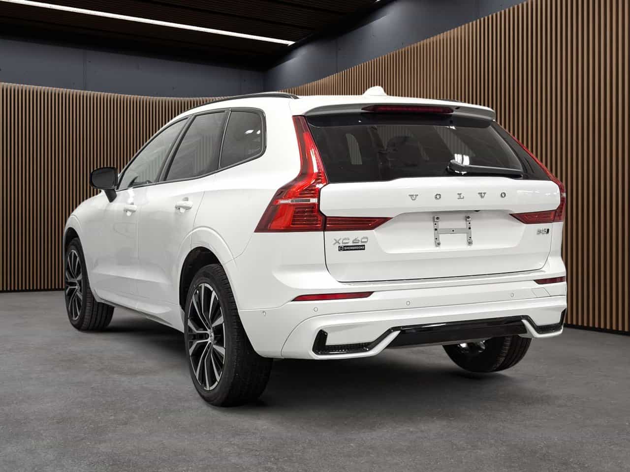 2024 Volvo XC60 B5 - Plus - Image 4