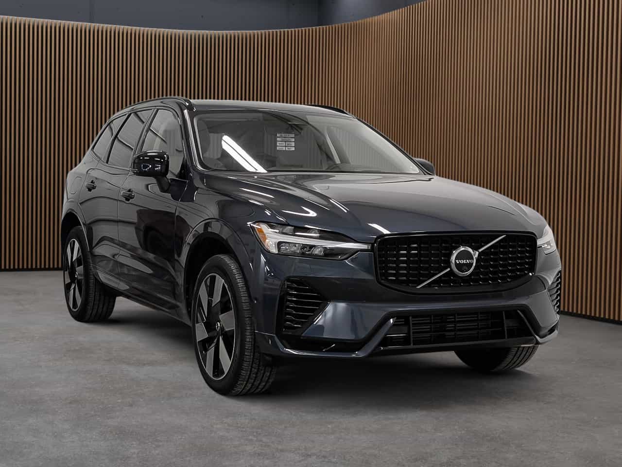 2025 Volvo XC60 Recharge Ultra - Image 3