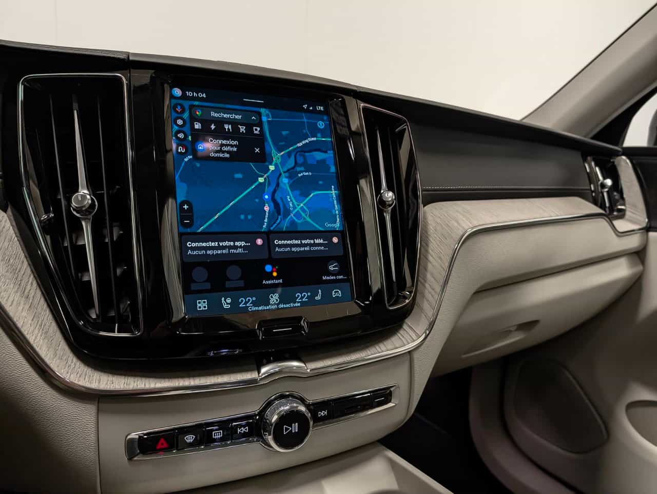 2025 Volvo XC60 Recharge Ultra - Image 14